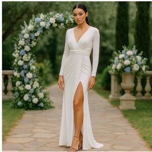 MAC DUGGAL Dress Size 10 Evening Gown White V-Neck Long Sleeve High Slit